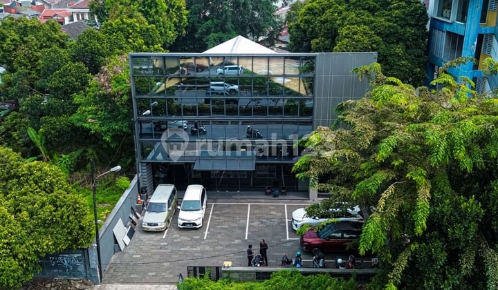 Gedung Komersial Siap Pakai - Luas 534 m2