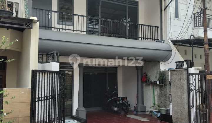 Rumah di Jl. Lumba-Lumba, Rawamangun - 2 Lantai!