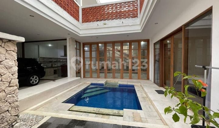 TOP URGENT VILLA FOR SALE LOCATION SEMINYAK KUTA BADUNG