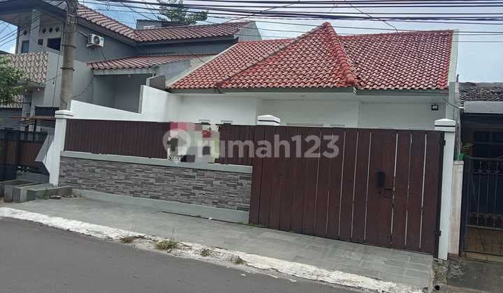 Rumah Siap Huni Letak Strategis Jl Boulevard Taman Kedaung Pamulang Tangerang Selatan