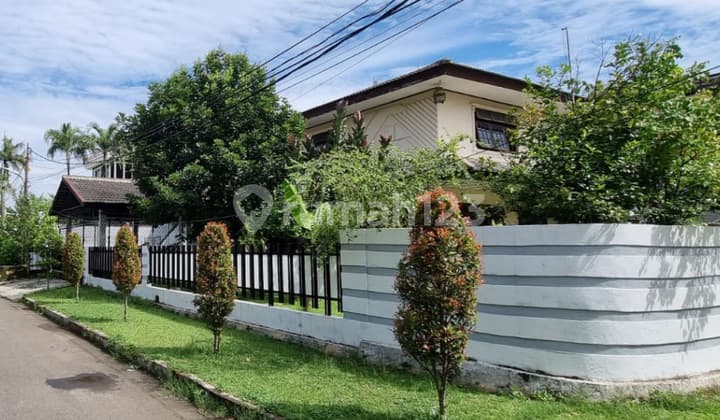 Charming 2-Story House in Hook Lebak Bulus