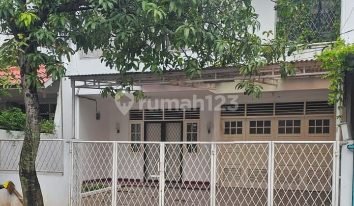 Rumah Terawat Lokasi Strategis Bona Indah Lebak Bulus Jakarta Selatan