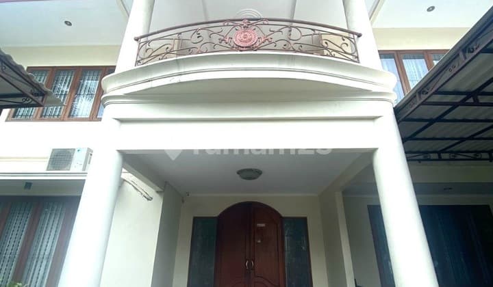 Rumah Mewah di Jalan Utama Hook Pondok Indah Jakarta Selatan