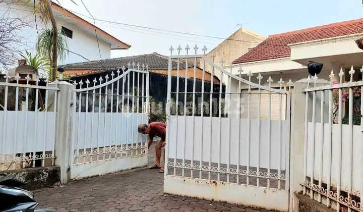 Dijual Rumah Hitung Tanah Ulujami Jakarta Selatan