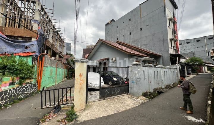 For Quick Sale: Well-Maintained Boarding House in Kebon Kacang with SHM
