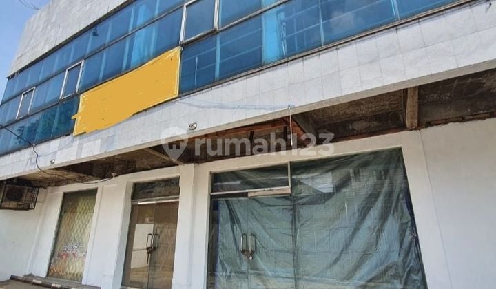 Quick Sale: Kemanggisan Roadside Shophouse with SHM Title