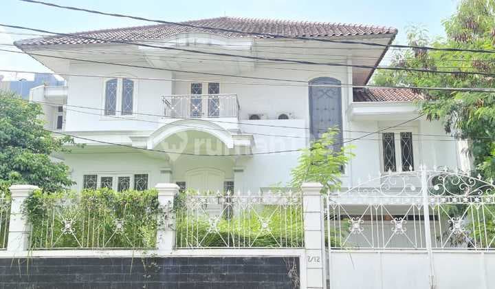 Dijual Rumah Taman Lebak Bulus Jakarta Selatan, 3+2 BR Harga Nego