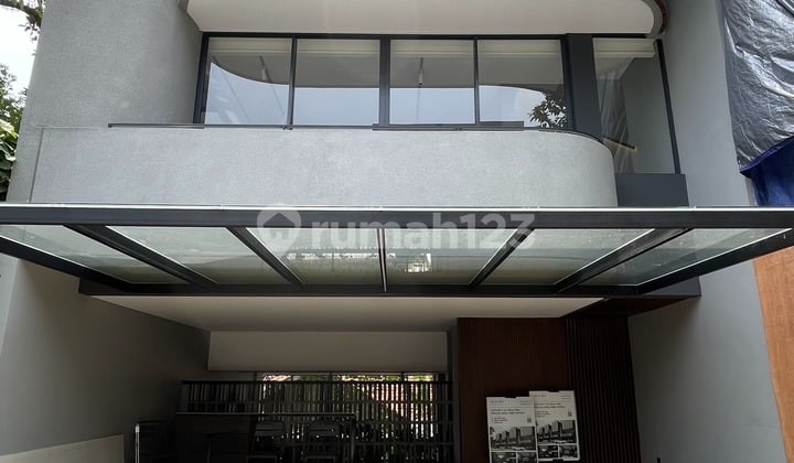 Rumah 3 Lantai Bagus SHM di Jagakarsa, Jakarta Selatan
