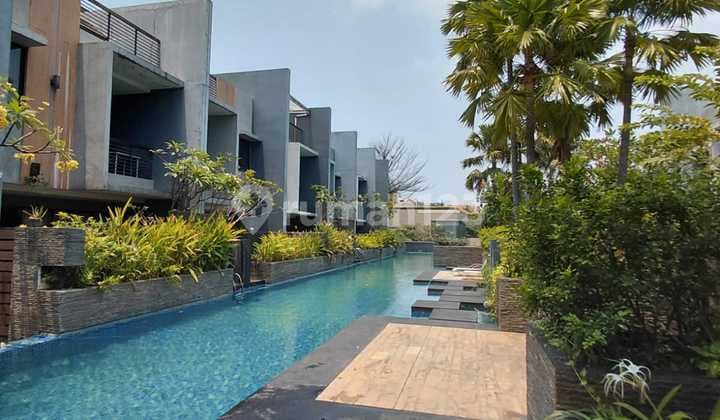 Rumah Cantik Dalam Townhouse Di Kemang Dengan Attic Room.