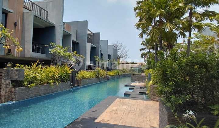 Disewakan Rumah Di Kemang Dengan Attic Room Lokasi Strategis.....