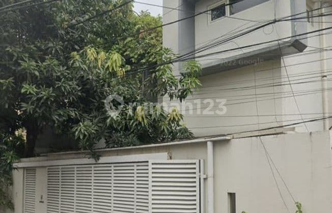 Sewa Rumah Mewah Kolam Renang Area Senopati Kebayoran Baru