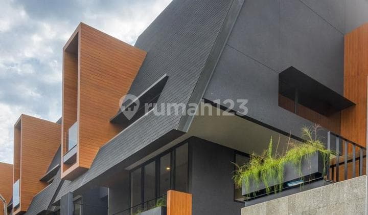 Dijual Rumah 4 Lantai Di Kemang, Pool & Lift, Shm – Rp 12m