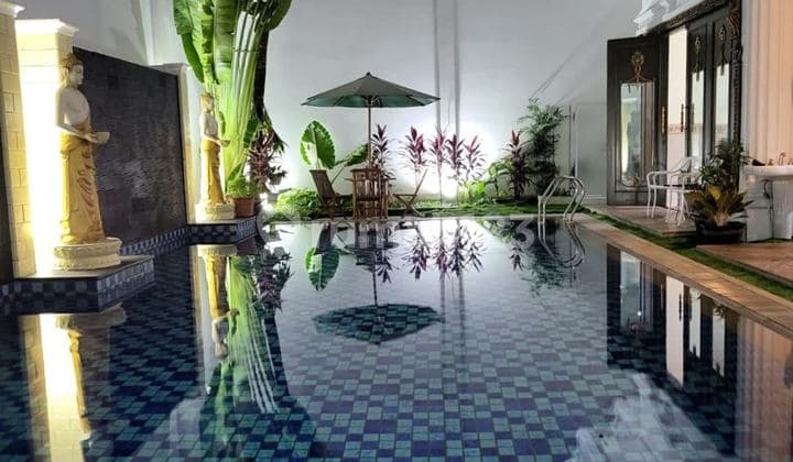 Rumah Mewah Di Menteng Ada Swimming Pool