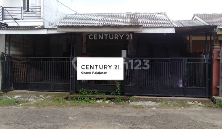 Rumah Strategis di Perumahan Puri Nirwana 3 Cibinong Bogor