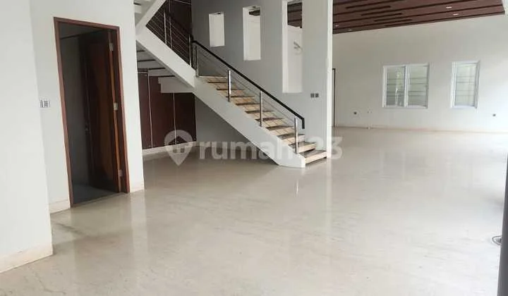 Katamaran Indah - Swimming Pool - Siap Huni.