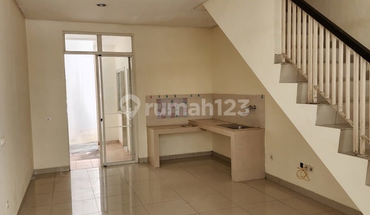 For Rent Fast - America 4X18 - Unit Ready.