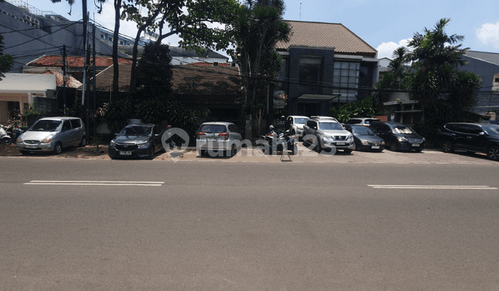 Di Jual Rumah Area Komersial Kebayoran Baru