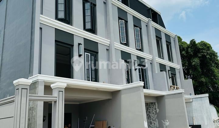 Rumah American Classic Dalam Komplek Eksklusif Mampang