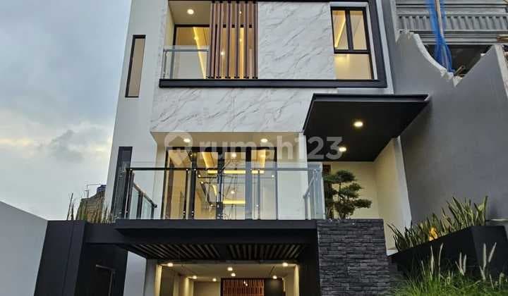 Rumah Mewah Kontemporer Dalam Cluster Jagakarsa