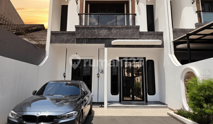 Rumah Mewah Scandinavian Lokasi Strategis