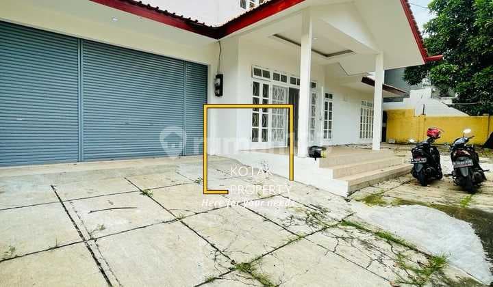 Rumah Luas Pinggir Jalan Raya Cocok Untuk Office