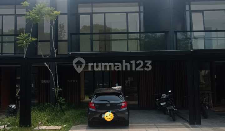 Rumah Mewah 2 Lantai di Lippo Karawaci 4+1 Kamar Tidur