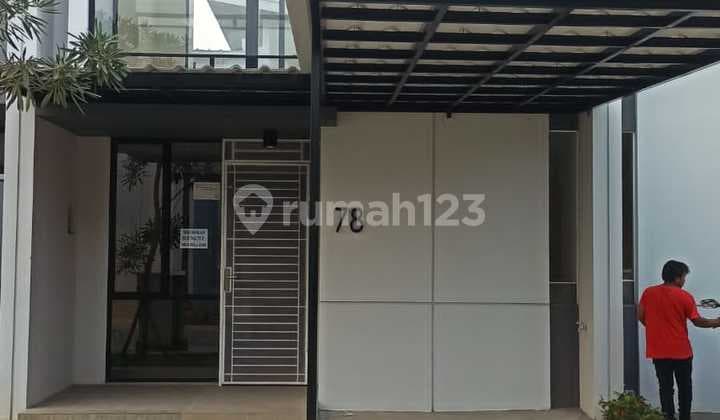 Rumah 2 Lantai di Cendana Essence 3 Kamar Tidur Lippo Karawaci