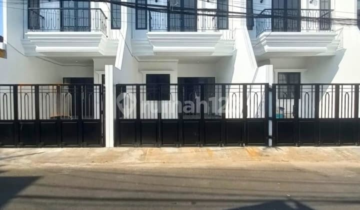 Dijual Rumah Bagus Akses 2mobil Lokasi Otista Cawang Jakarta Timur