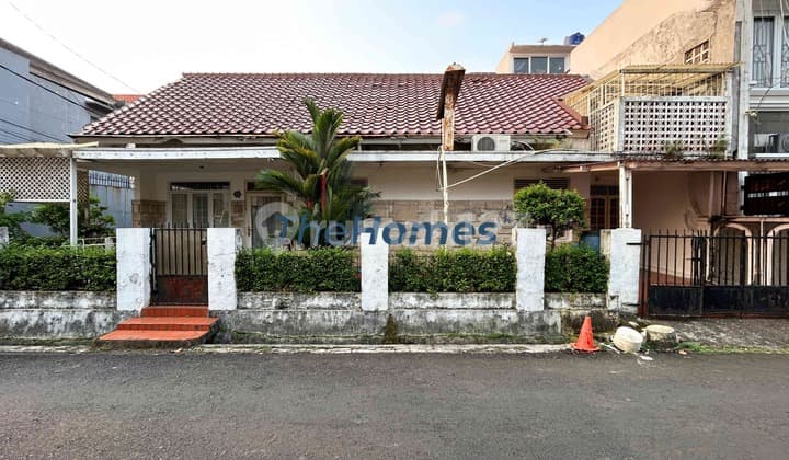Dijual Rumah Lama Strategis Akses 2mobil Lokasi Tebet Barat