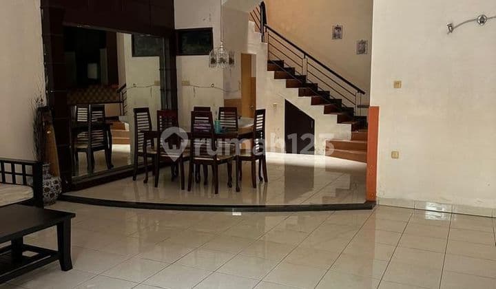 Rumah di Kompleks Cemara Asri Jalan Buah buahan