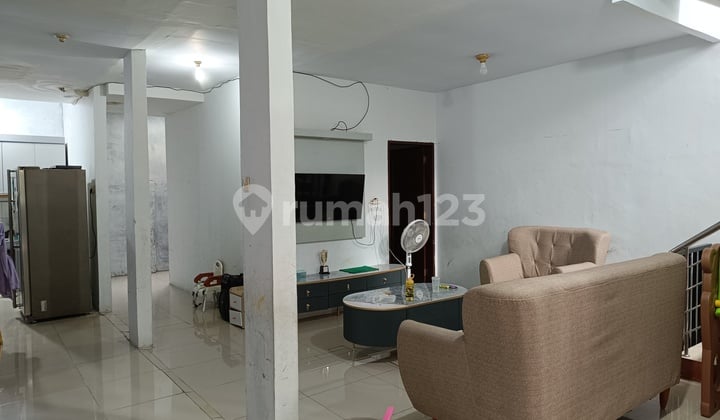 Dijual Townhouse Gandeng Daerah Kapten Muslim Rumah Semi Furnished Bagus Shm - Sertifikat Hak Milik Di Jl Amal Luhur , Medan Helvetia