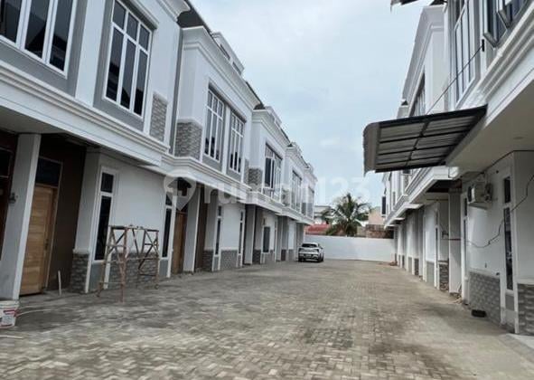 Rumah 2½ Tingkat Di Kompleks Sekip Luxe Kelurahan Medan Barat