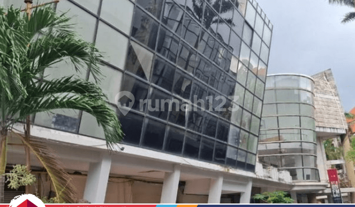 Quick Sale of Ready-to-Live 3-Story Shophouse, Strategic Location and Flood-Free at Istana Kuta Galeria Patih Jelantik, BALI