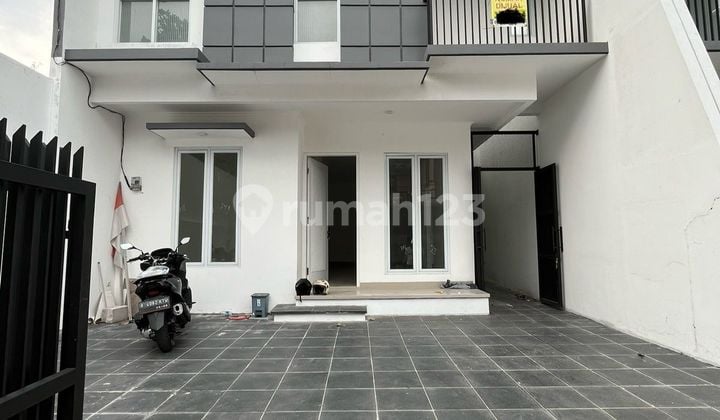 Rumah Mewah Siap Huni Dekat Stn LRT di Jatiwarungin Bekasi