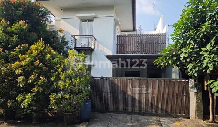 Rumah Mewah Siap Huni Dalam Komplek di Manggarai Jakarta Selatan