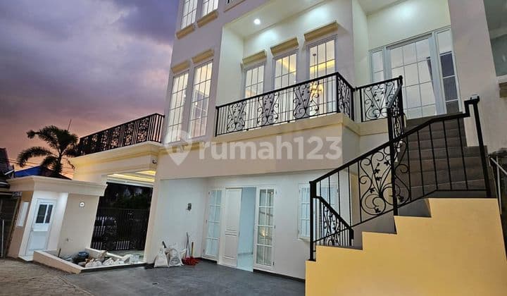 Rumah Mewah Baru Konsep Modern Classic Di Pulomas Jakarta Timur