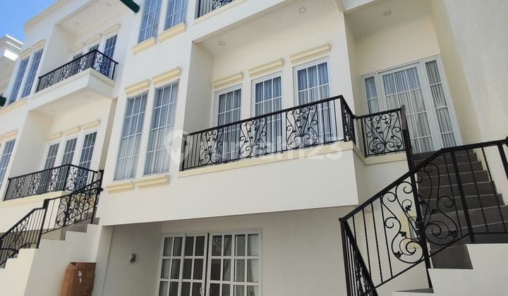 Rumah Mewah Baru 3 Lantai Di Kayu Putih Jakarta Timur
