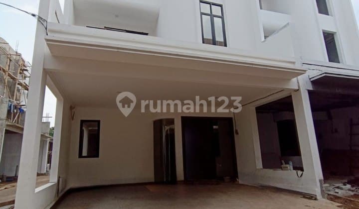 Rumah Baru 2 Lt Dalam Claster di Pondok Kelapa Jakarta Timur