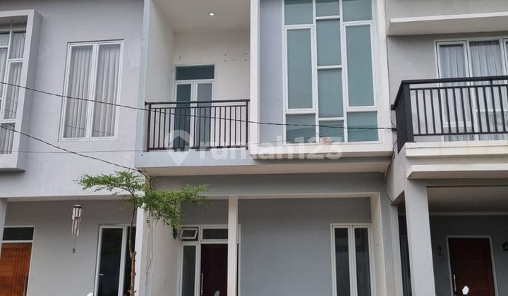 Rumah Townhouse Syariah Strategis SHM Pondok Aren Bintara