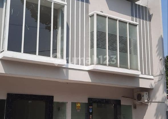 Ruko strategis Cilangkap Jakarta Timur dekat tol stasiun bandara