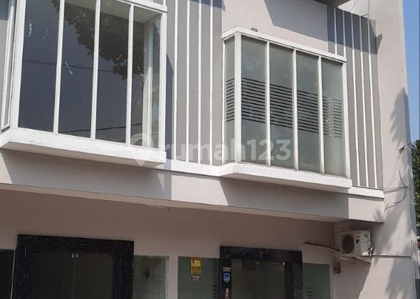 Ruko strategis Cilangkap Jakarta Timur dekat tol stasiun bandara