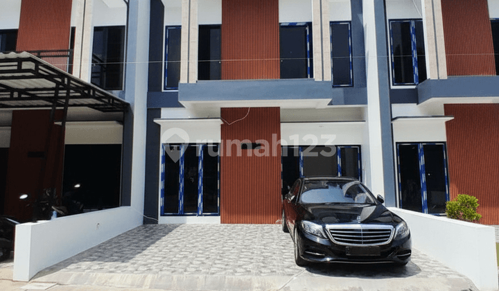 Rumah Townhouse Strategis Jakarta Dekat Tmii Bekasi Tol Stasiun