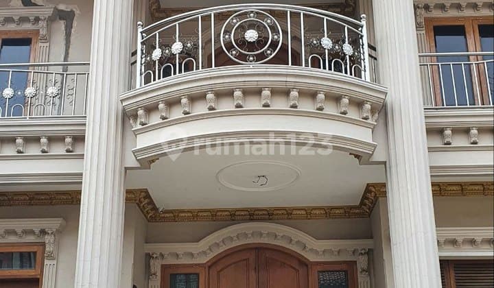 Rumah Mewah Modern Ciracas Jakarta Timur Dekat Tol Sekolah Dll