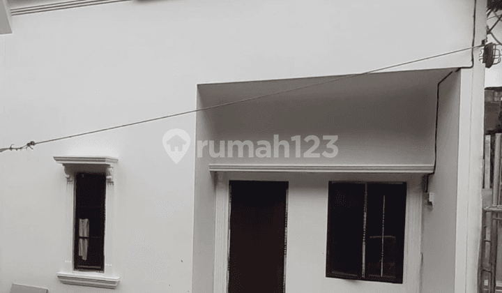 Rumah Akses Motor Jakarta Selatan 400 Juta SHM Dekat Stasiun