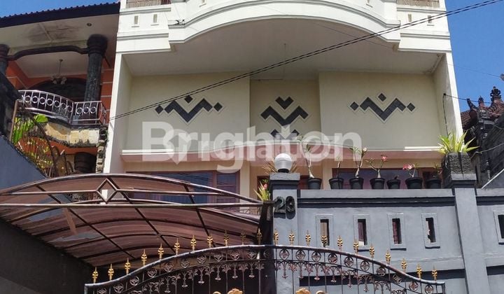 RUMAH LUAS 2,5 LANTAI DI JL KARANG SARI, DENPASAR BARAT, BALI
