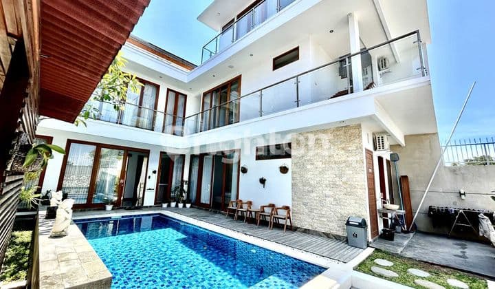 VILLA MEWAH DAN MODERN 4BR PRIVATE POOL JIMBARAN