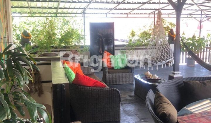 Dijual Rumah Semi Villa 3 Lantai dengan Pool dan Ruang Yoga Lokasi Strategis di Kuta, Badung