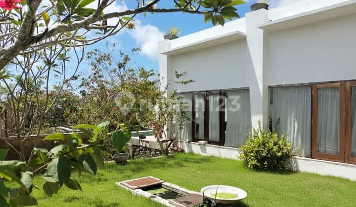 Villa Eksklusif dan Luas di Jl Palapa, Kutuh, Nusadua