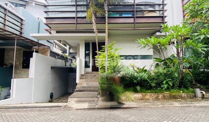 Rumah Kemang Dalam Komplek Siap Huni One Gate System