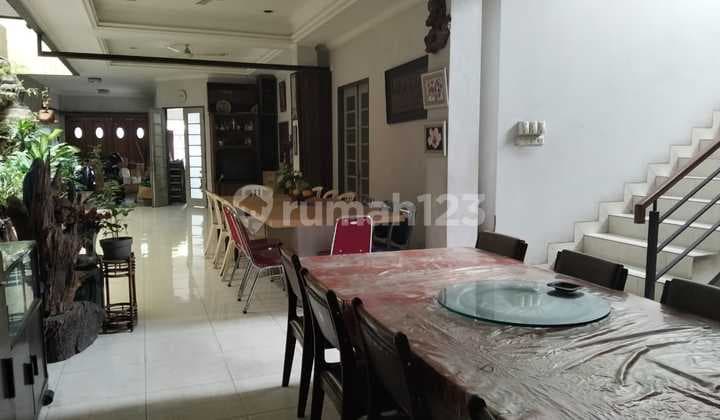 Dijual Rumah Kost 34 Kamar & Ruang Kantor 4 & Rumah Tinggal Tanah Abang